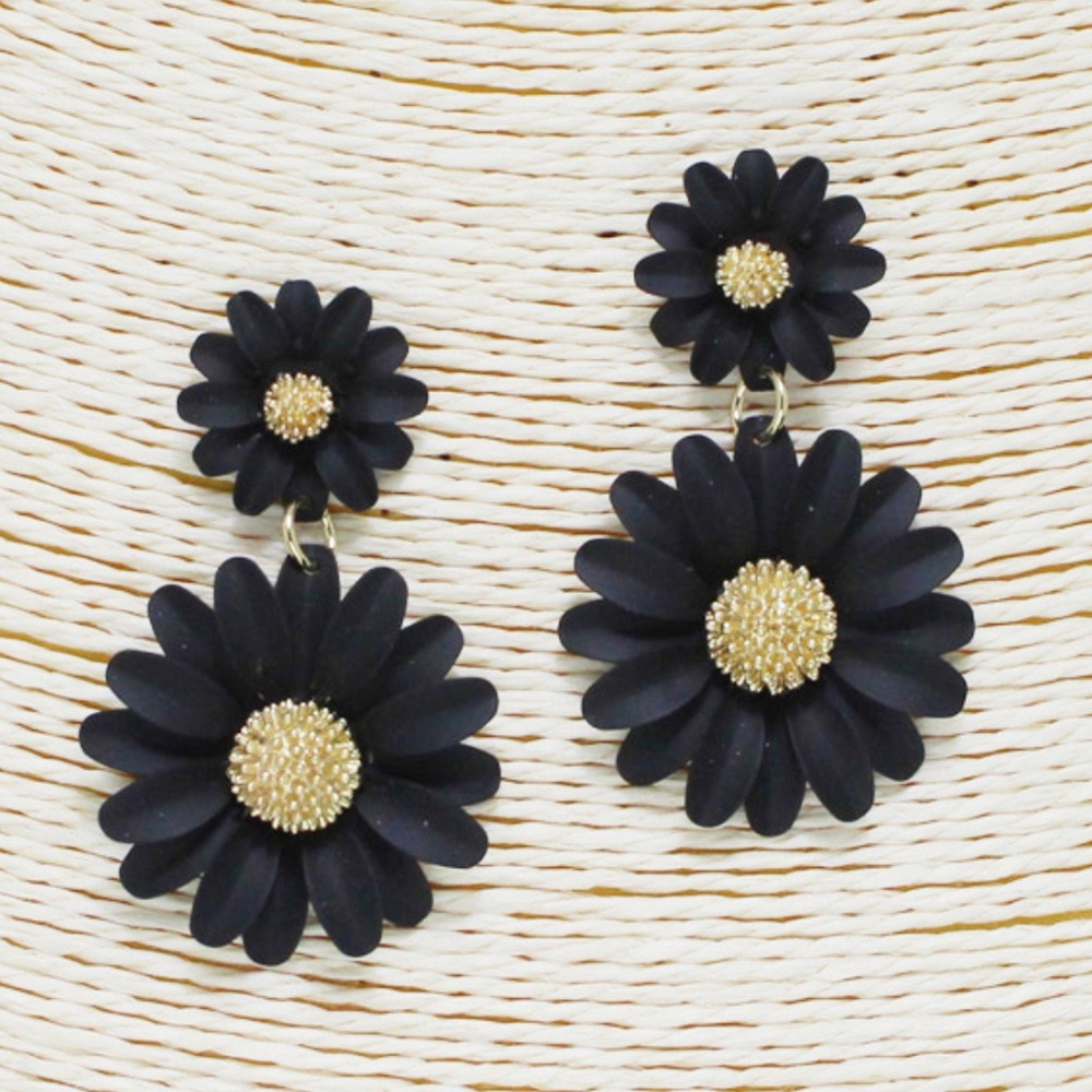 Daisy Duo Flower Earrings: Black